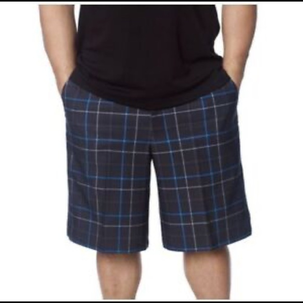 Kirkland Signature NWT! Gray/Blue Plaid Performance Golf Short Size 34